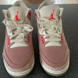 Women’s Jordans 3 Retro Size 6